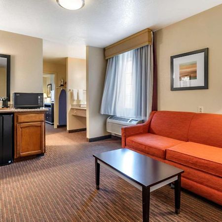 Best Western Luxury Inn Трейси Екстериор снимка