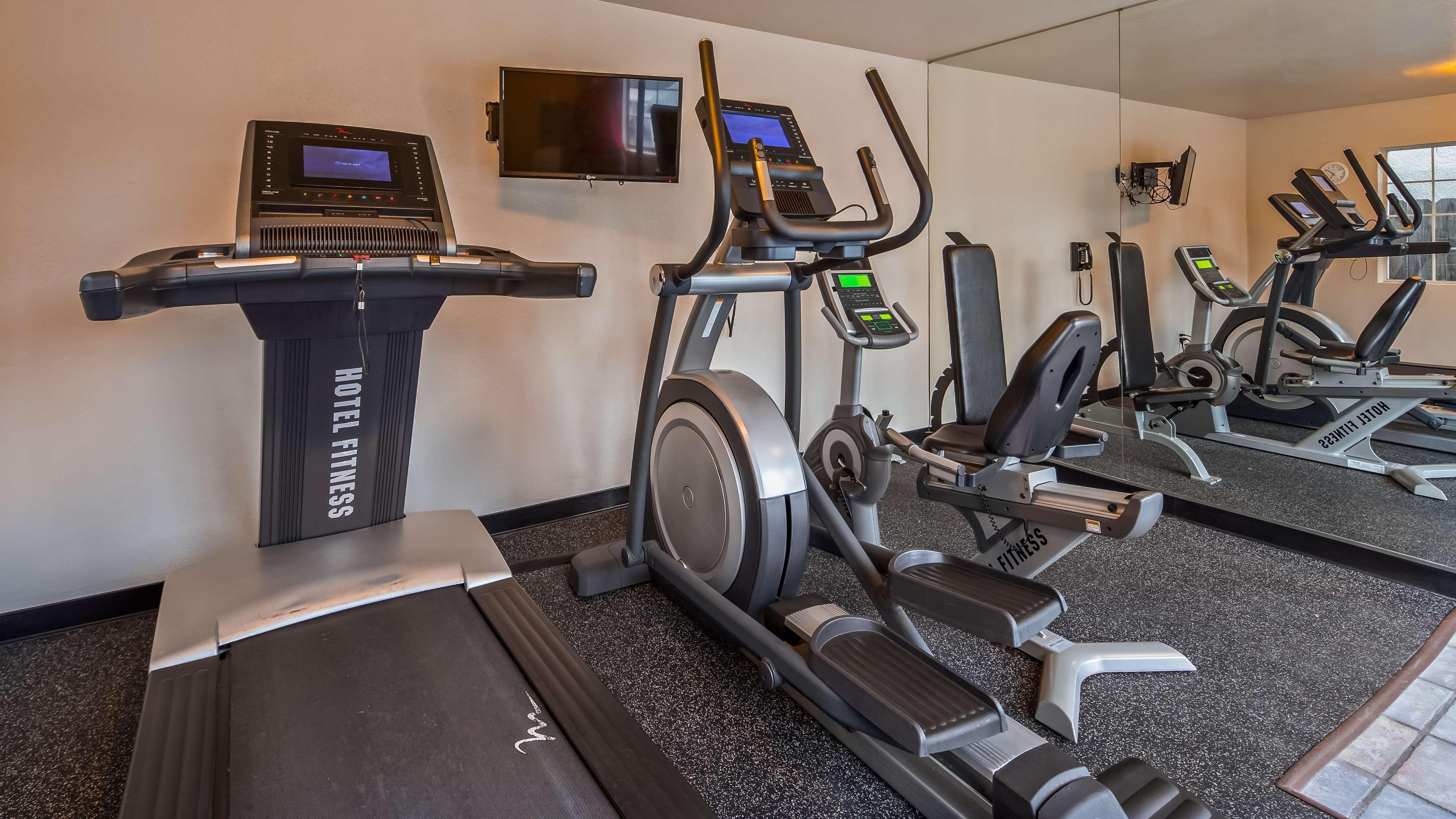 Best Western Luxury Inn Трейси Екстериор снимка